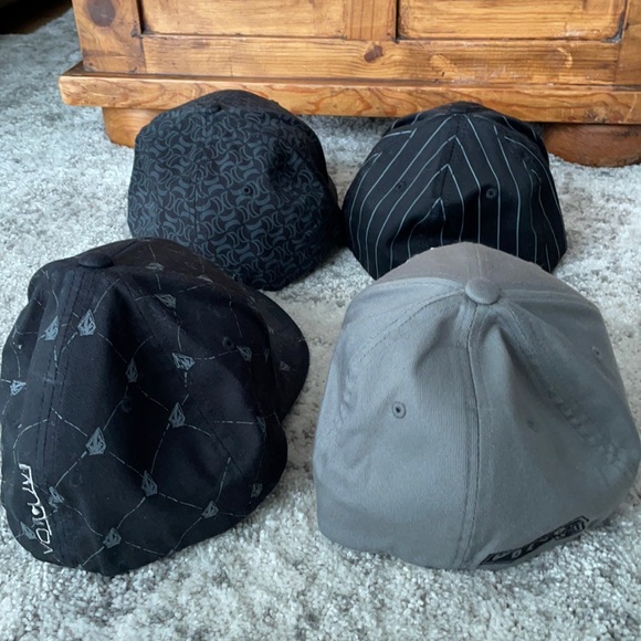4 hats Hurley Volcom Zoo York Small/Medium - Picture 2 of 2